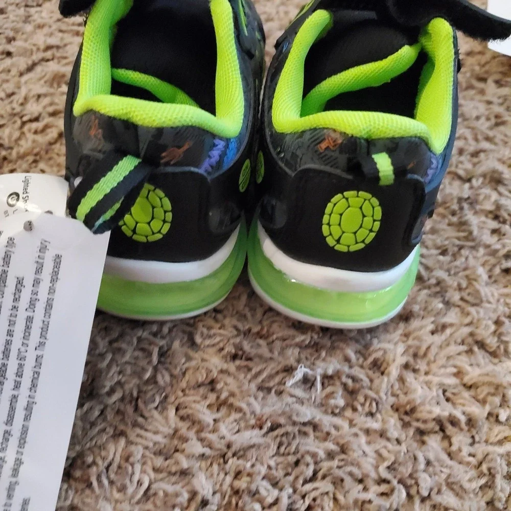 TMNT Teenage Mutant Ninja Turtles Boys Sneakers Toddler Size 9 Light-up Shoes Ne